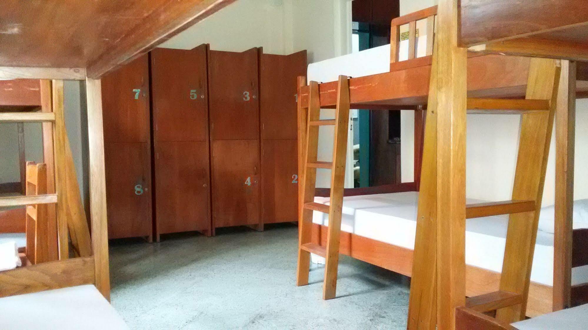 Hamaca Paraguaya Hostel Asunción Esterno foto